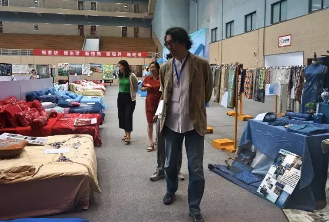 �Ҹ�������ζϯ����ͨ������������300���Ҽ��a(ch��n)Ʒ��Ů�����