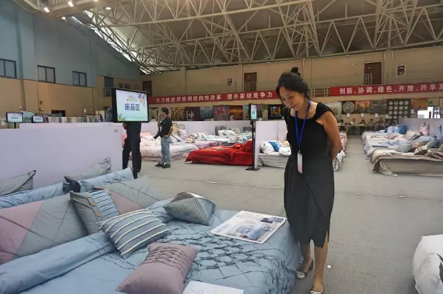 �Ҹ�������ζϯ����ͨ������������300���Ҽ��a(ch��n)Ʒ��Ů�����