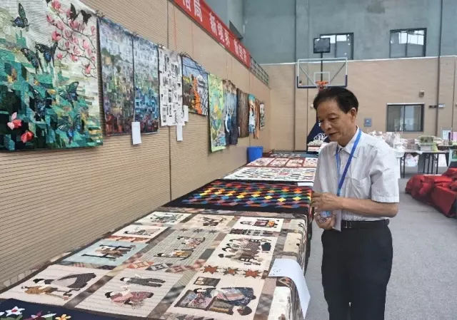 �Ҹ�������ζϯ����ͨ������������300���Ҽ��a(ch��n)Ʒ��Ů��ʣ�