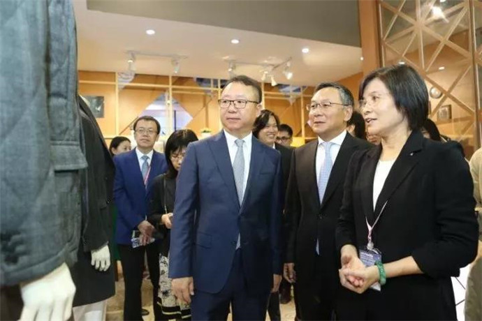 ���@�������(gu��)�L(f��ng)�����м�(li��n)���＾(li��n)չ���_(k��i)Ļ