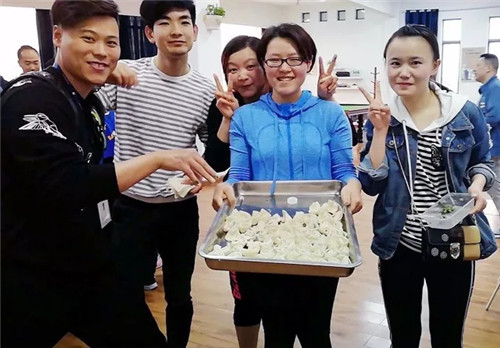 �Pʢ����F(tu��n)�����(d��ng)�O��(zh��n)�澳���ƵZͬ�У�