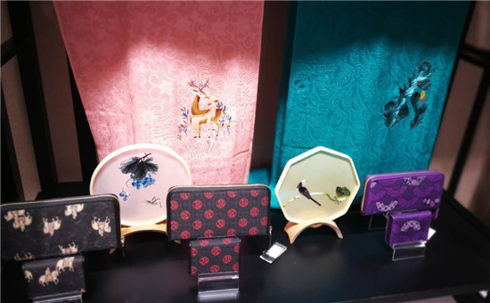 Ϧ�̼Ҿӣ���Խһ��һ·�������ó�