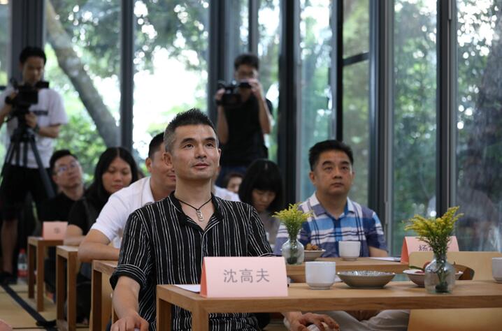 ����Ȼ���ؾ�����������һ�����ӵİl(f��)����