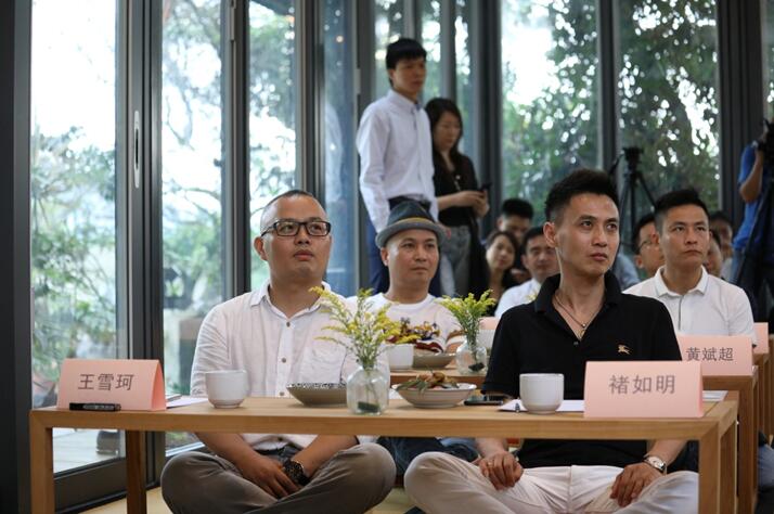 ����Ȼ���ؾ��������һ�����ӵİl(f��)����