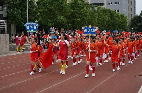 ˯�����Ҽ������L(zh��ng)��ϯ�|ƽС�W(xu��)��һ���������Ļ��w�(y��n)���(d��ng)